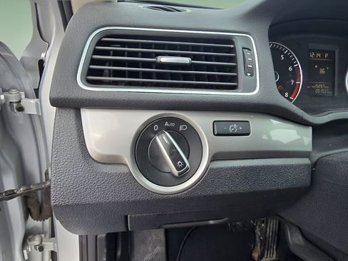 Used 2015 Volkswagen Passat 1.8T Wolfsburg Edition image 18