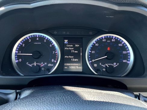 Used 2018 Toyota Highlander LE image 20