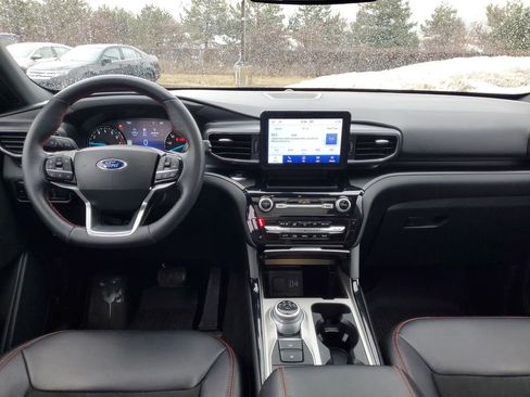 Used 2023 Ford Explorer ST-Line w/ Class IV Trailer Tow Package image 16