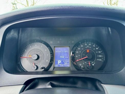 Used 2015 Toyota Sienna LE image 28