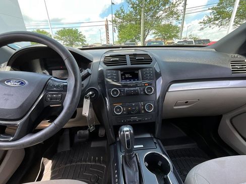Used 2018 Ford Explorer 4WD image 9