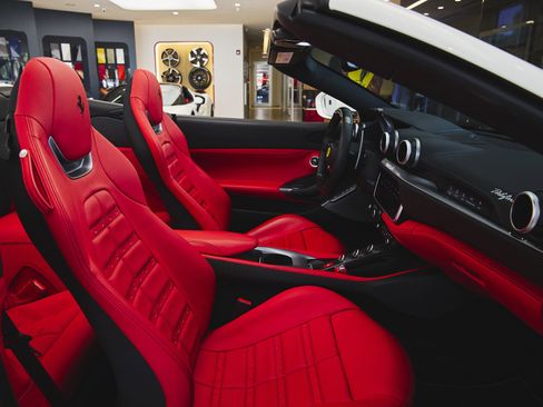 Used 2023 Ferrari Portofino M image 41