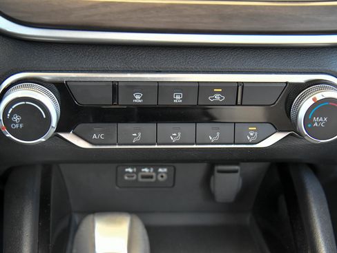Used 2024 Nissan Altima 2.5 SV FWD image 22
