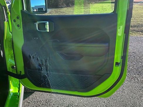 Used 2021 Jeep Gladiator Willys image 24