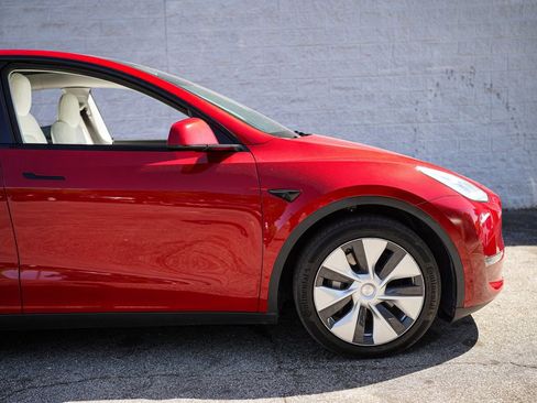 Used 2021 Tesla Model Y Long Range AWD/4WD image 14