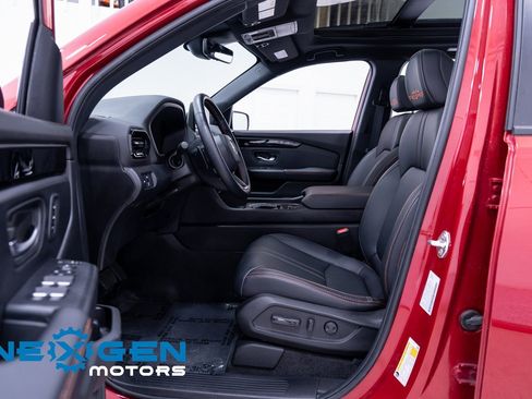 Used 2025 Honda Pilot TrailSport image 22