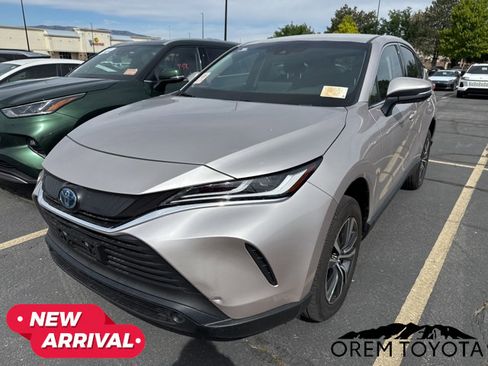 Used 2024 Toyota Venza LE AWD/4WD image 9