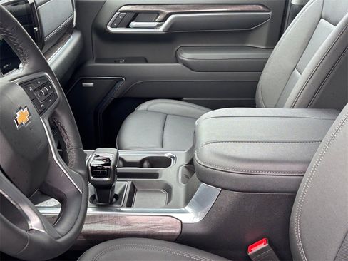Certified 2025 Chevrolet Silverado 1500 LTZ image 11