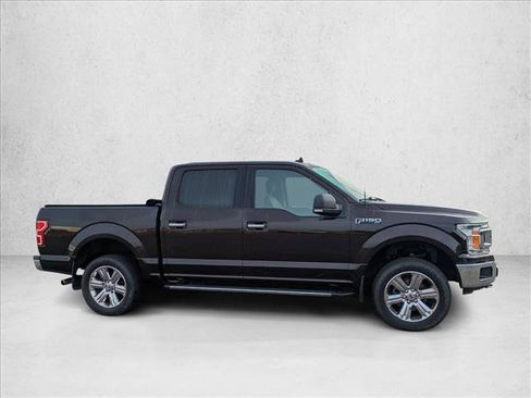 Used 2018 Ford F150 XLT w/ Equipment Group 302A Luxury AWD/4WD image 4