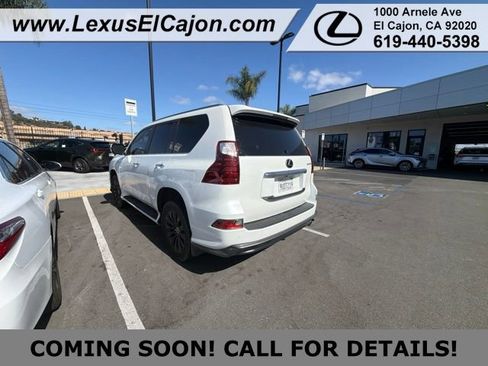 Used 2022 Lexus GX 460 Premium w/ Accessory Package AWD/4WD image 4
