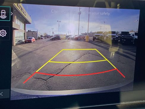 Used 2025 Kia K4 LXS image 23