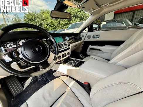 Used 2015 Rolls-Royce Wraith RWD image 19