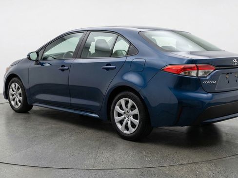 Used 2025 Toyota Corolla LE image 6