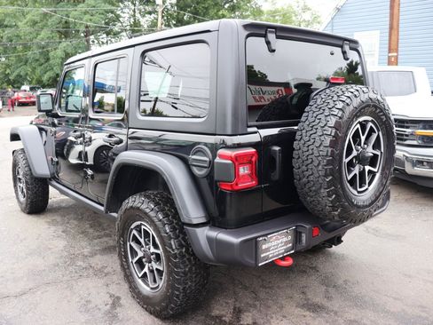 Used 2026 Jeep Wrangler Unlimited Rubicon AWD/4WD image 3