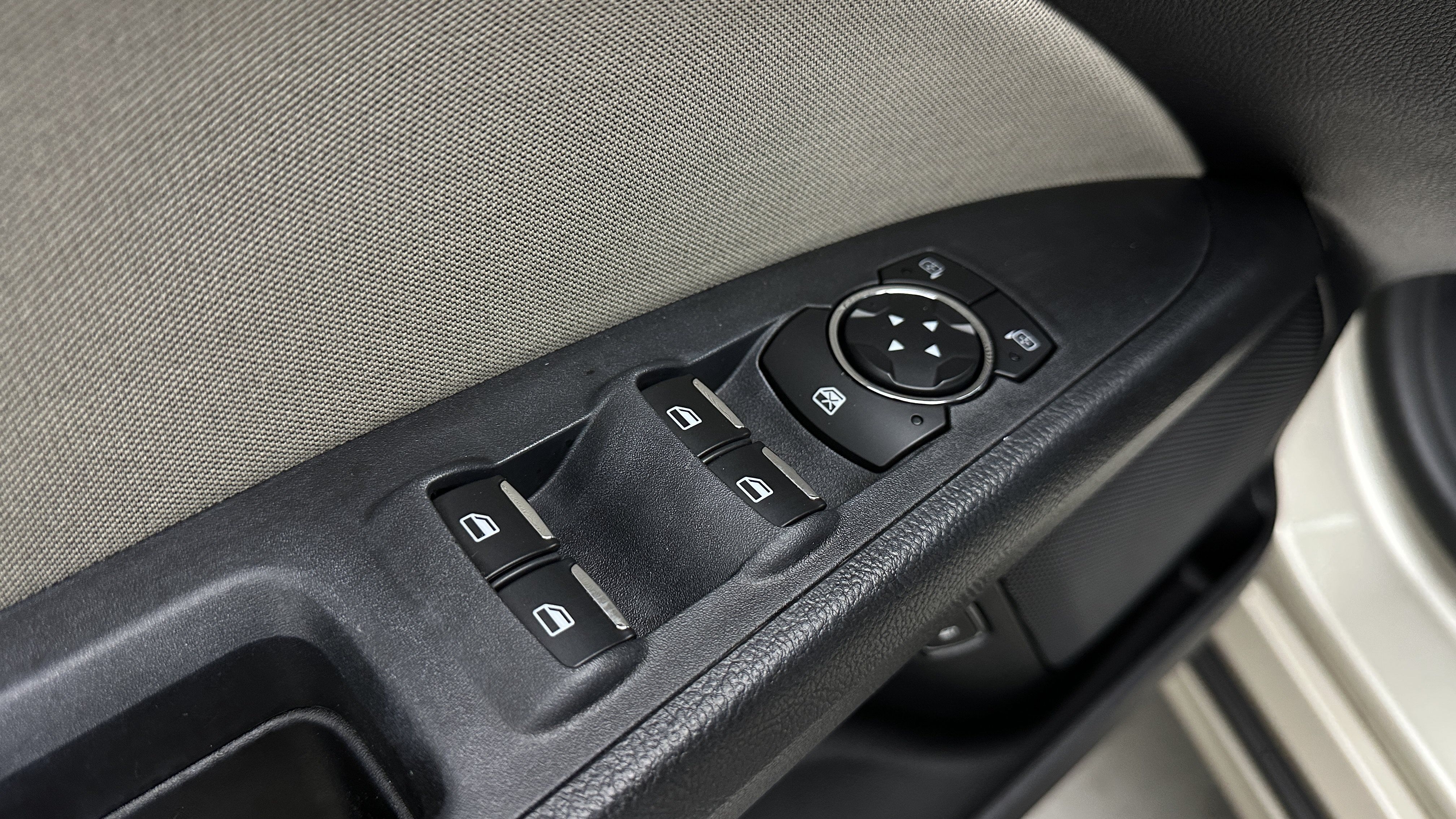 Used 2018 Ford Fusion S FWD image 12