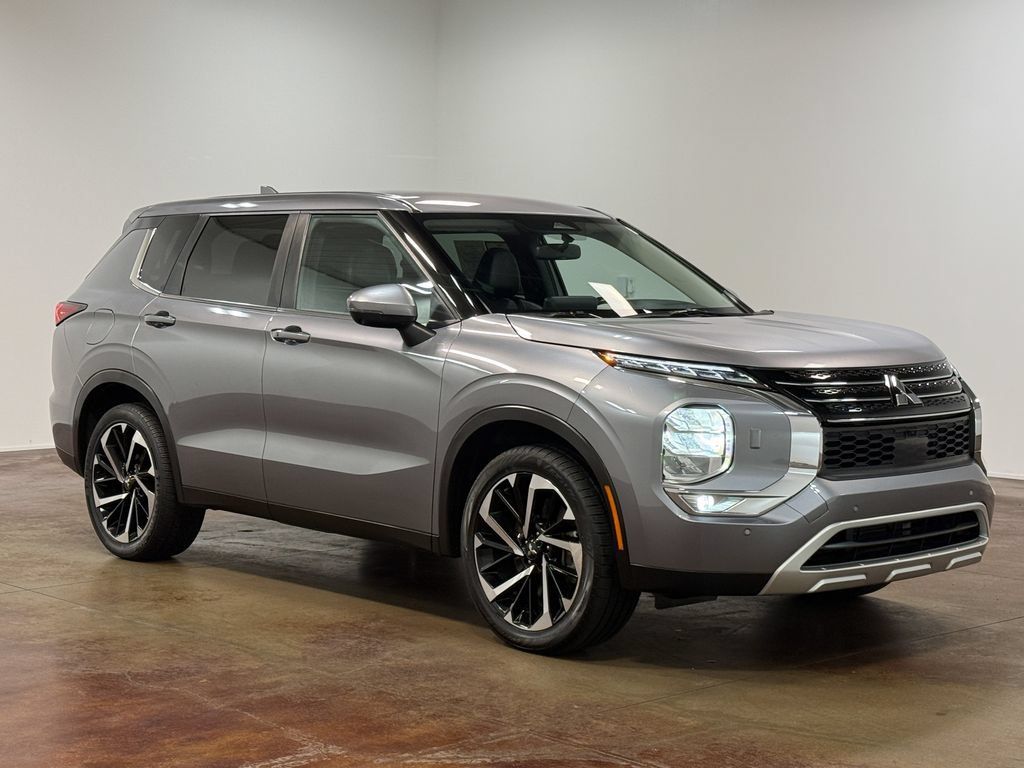 Used 2024 Mitsubishi Outlander SE AWD/4WD image 22