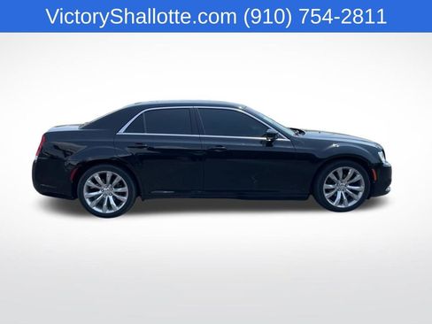 Used 2019 Chrysler 300 Touring L w/ Quick Order Package 22F RWD image 9