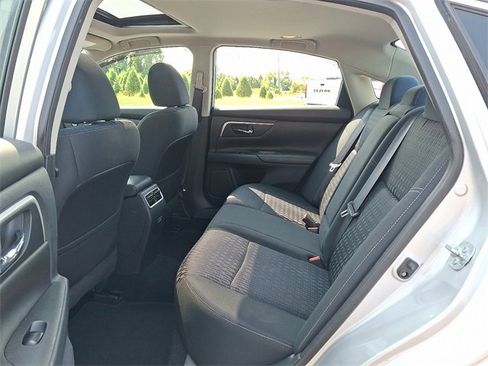 Used 2017 Nissan Altima 2.5 SV w/ Convenience Package image 13