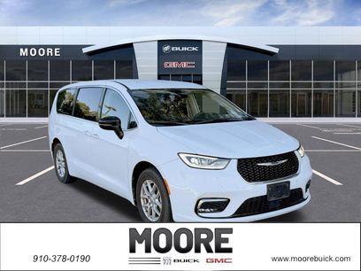 Used 2024 Chrysler Pacifica Touring-L