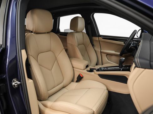 Certified 2026 Porsche Macan S AWD/4WD image 24
