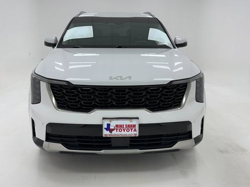 Used 2024 Kia Sorento S image 3