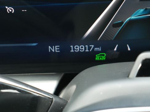 Used 2024 Cadillac Lyriq Luxury AWD/4WD image 34