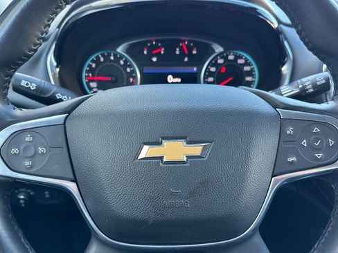 Used 2021 Chevrolet Traverse LT image 30