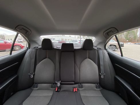 Used 2020 Toyota Camry LE image 29