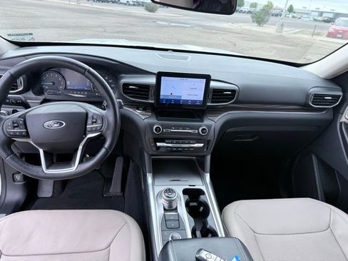 Used 2020 Ford Explorer Limited w/ Class III Trailer Tow Package image 13