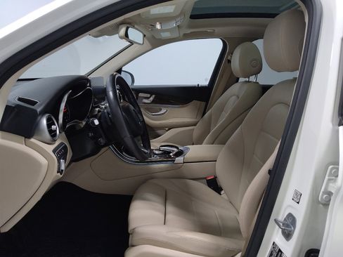 Used 2019 Mercedes-Benz GLC 300 4MATIC w/ Driver Assistance Package image 17