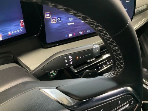 Certified 2026 Chevrolet Traverse LT w/ Driver Confidence Package image 23