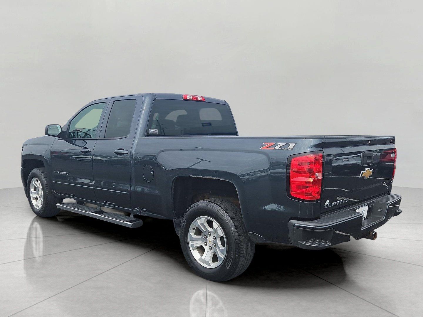 Used 2018 Chevrolet Silverado 1500 LT w/ All Star Edition AWD/4WD image 6