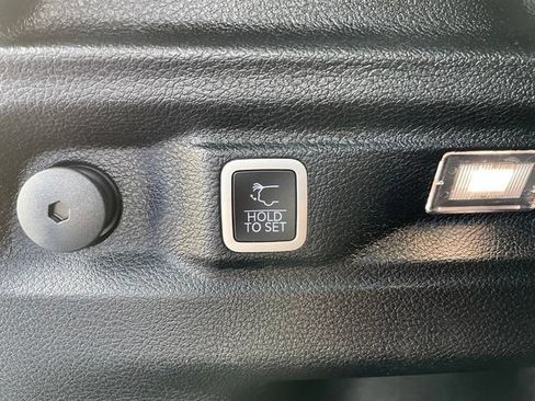Used 2023 Jeep Grand Cherokee L Laredo AWD/4WD image 32