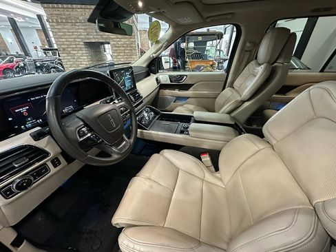 Used 2021 Lincoln Navigator L Reserve w/ Luxury Package image 15
