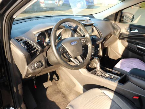 Used 2018 Ford Escape SE w/ SE Sport Appearance Package FWD image 10