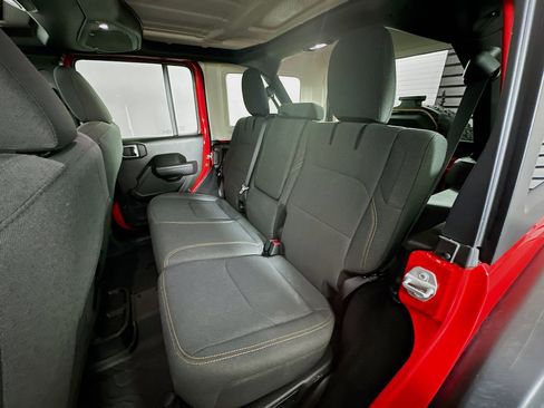 Used 2025 Jeep Wrangler Willys image 26