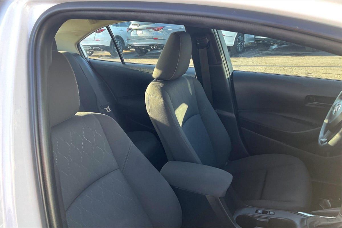 Used 2024 Toyota Corolla LE FWD image 7