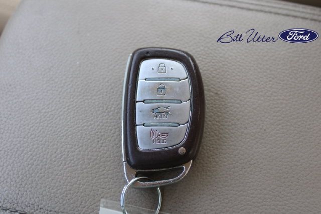 Used 2017 Hyundai Elantra Limited w/ Limited Ultimate Package 05 FWD image 10