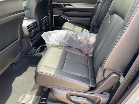 New 2026 Jeep Grand Wagoneer Limited w/ Premium Group II AWD/4WD image 39