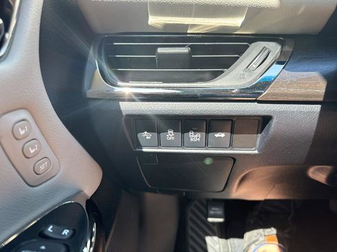 Used 2018 Toyota Avalon XLE Premium image 29