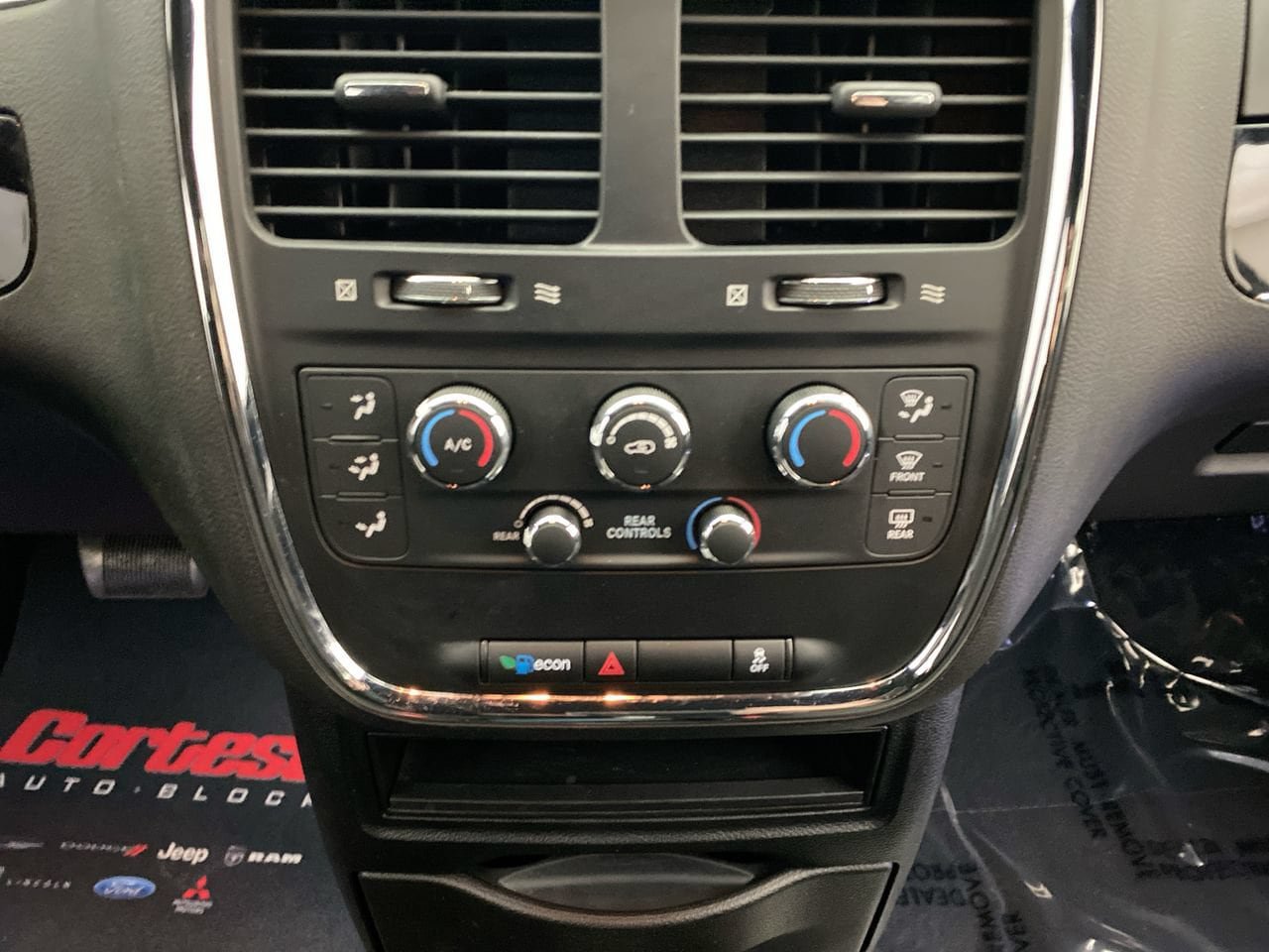 Used 2017 Dodge Grand Caravan SE FWD image 20