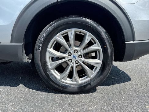Used 2023 Ford Explorer XLT w/ Equipment Group 202A AWD/4WD image 27