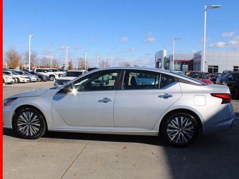 Certified 2024 Nissan Altima 2.5 SV image 4