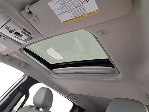 Used 2025 Toyota Sienna XLE image 20