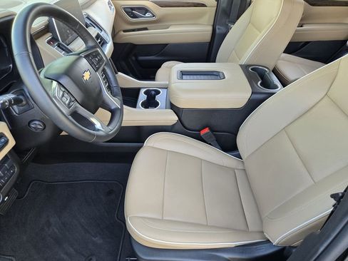 Used 2024 Chevrolet Tahoe Premier w/ Premium Package AWD/4WD image 11