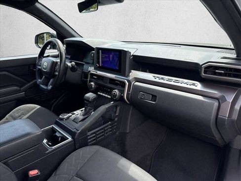 Certified 2026 Toyota Tacoma SR5 AWD/4WD image 27