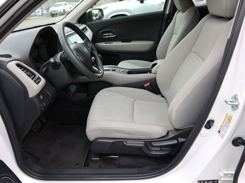 Used 2021 Honda HR-V EX image 16