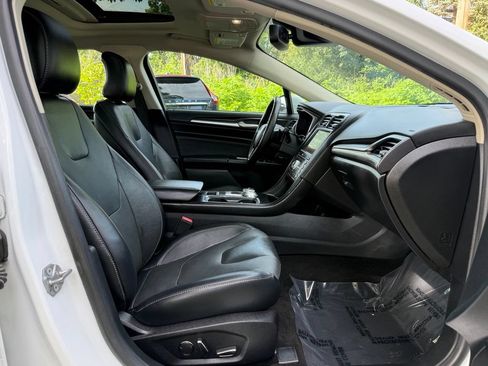 Used 2019 Ford Fusion Titanium AWD/4WD image 18