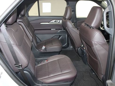 New 2026 Ford Explorer Platinum RWD image 31