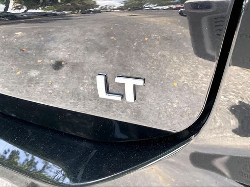 Used 2024 Chevrolet Equinox LT w/ LPO, Floor Liner Package FWD image 9
